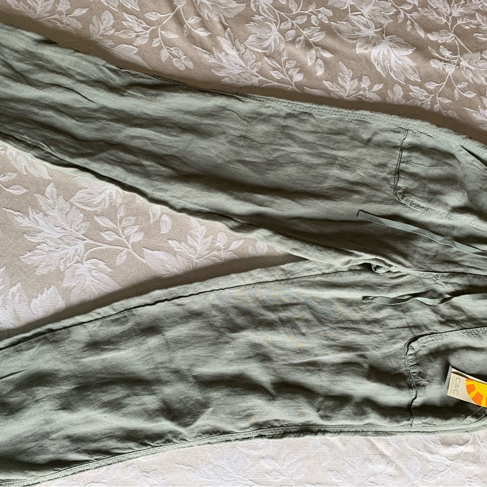 Womens Lightweight LINEN Olive Green Pants.  Size S
